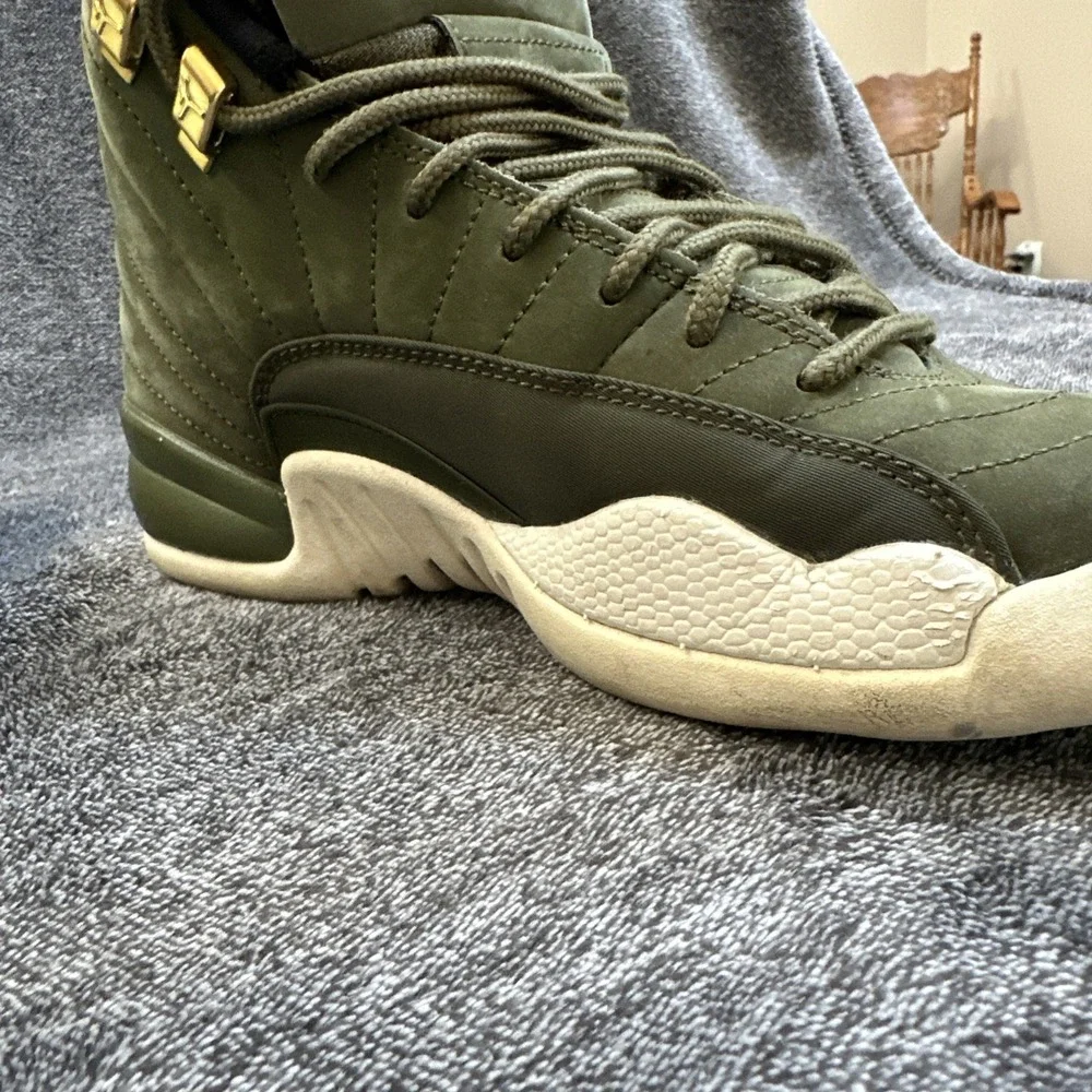 Nike‎ Air Jordan 12 Retro GS Olive Lux Class of 2003 5.5Y Gold